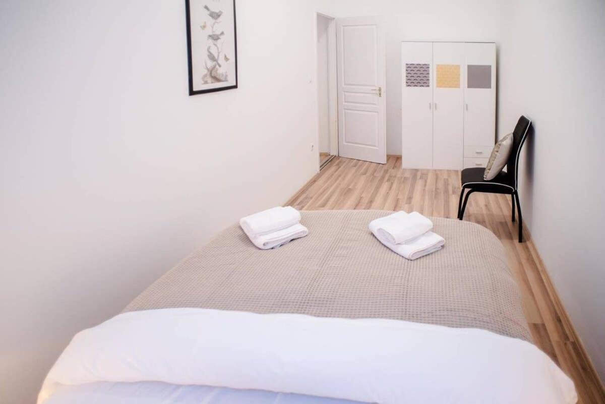 Very Central Spacious Ac Apartment บูดาเปสต์ ภายนอก รูปภาพ