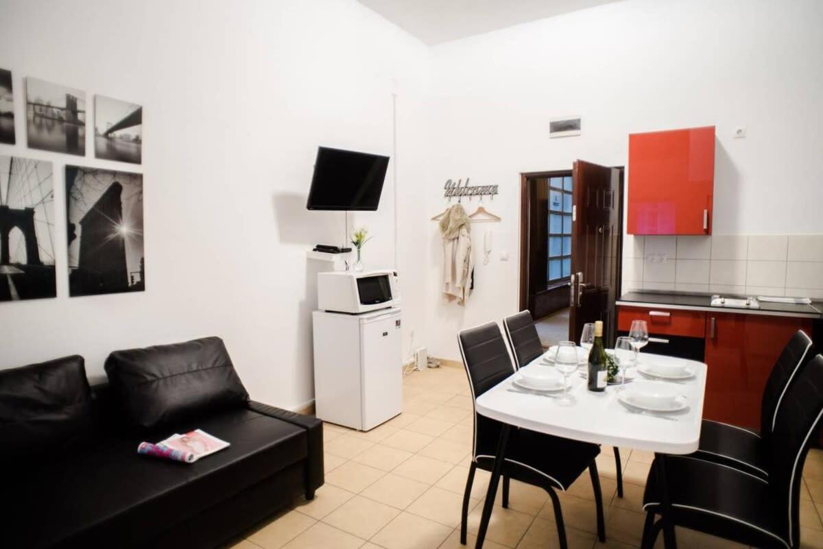 Very Central Spacious Ac Apartment บูดาเปสต์ ภายนอก รูปภาพ