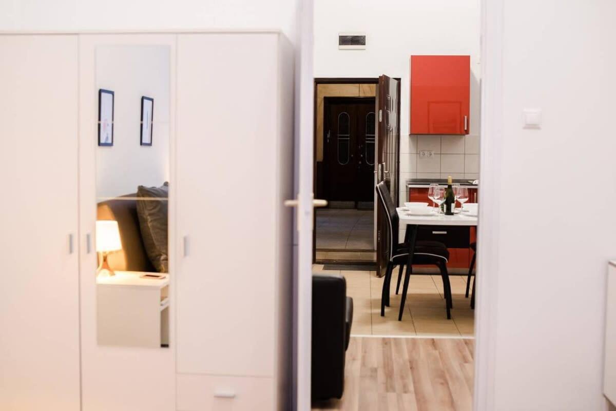 Very Central Spacious Ac Apartment บูดาเปสต์ ภายนอก รูปภาพ